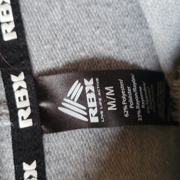 Workout top - Picture 2 of 2